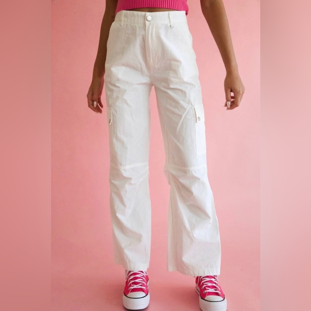 Just Kass Shop Everyday Cargo Pants in white - Small